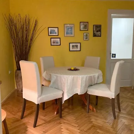 Split City Cosy Apartment *