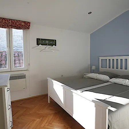 Bene 21 Apartment Split